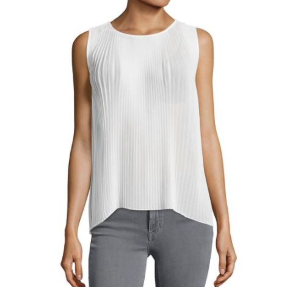 H by Halston White Pleated Sharkbite Top Size Medium‎